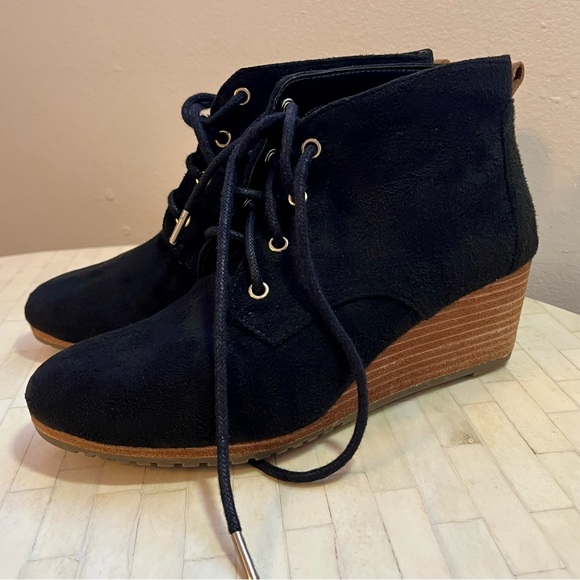 Dr. Scholl's Black Lace-Up Ankle Booties - Picture 5 of 9